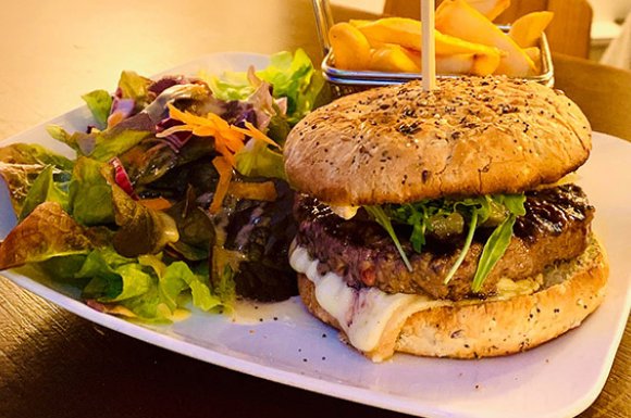 Commander à emporter un burger fait maison à Moutiers