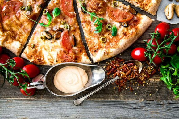 Pizzeria proposant des pizzas végétariennes à emporter à Moutiers